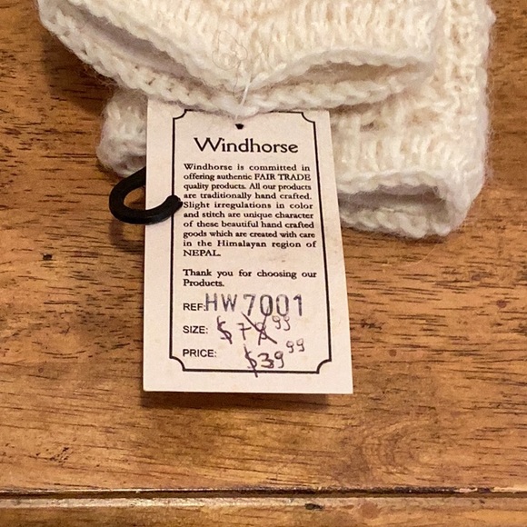 Wool Knit Fingerless Gloves - Picture 4 of 5